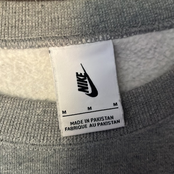 Grey Nike Small Swoosh Crew Neck (Boxy) - Picture 3 of 4